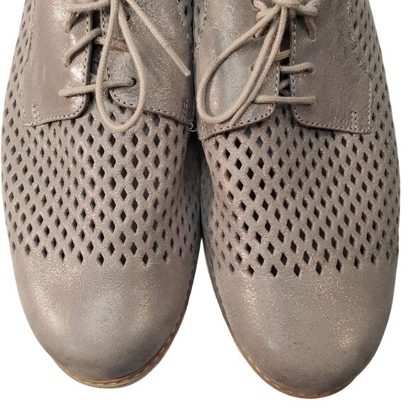 NWOB Tomasi Made in Italy Shirley Model Beige Derby Perforated Shoe Women's 42 - Picture 8 of 13